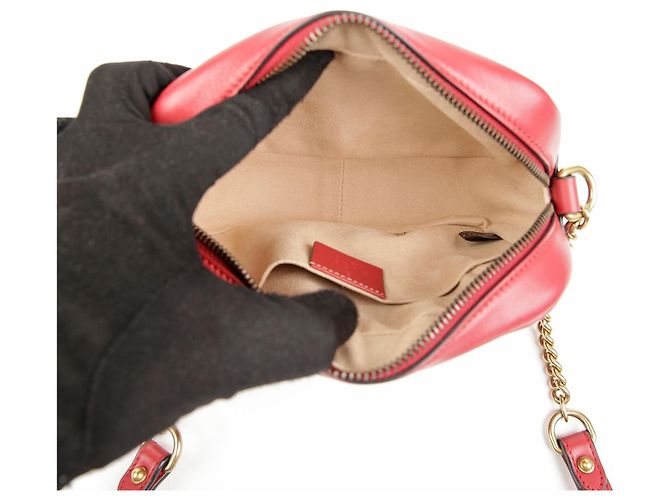 Gucci Mini Borsa a Tracolla GG Marmont Matelassé Rossa - vista 6