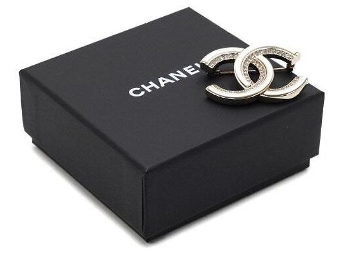 Chanel Spilla Logo CC in Perle Season - vista 5