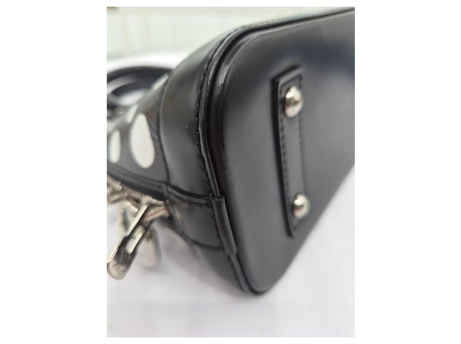 Louis Vuitton Borsa Alma BB Tote e Crossbody - vista 19