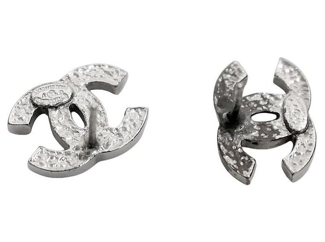 Brincos Chanel Cubic CC Prateados Metal - vista 4