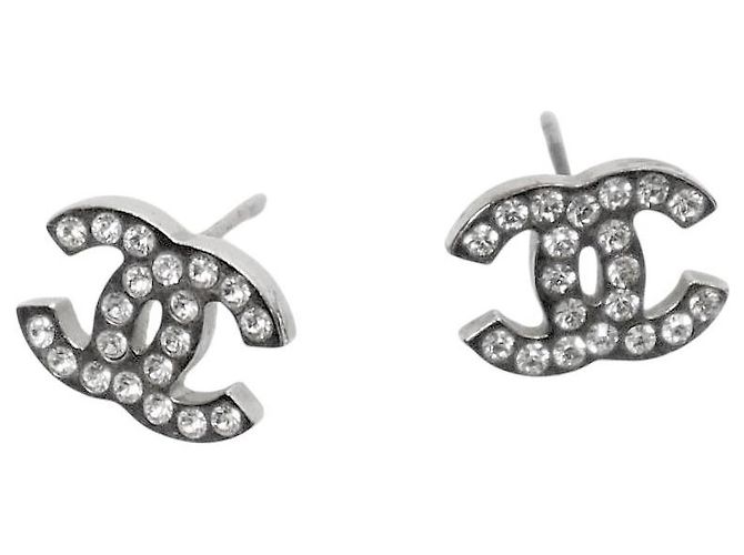 Brincos Chanel Cubic CC Prateados Metal - vista 5