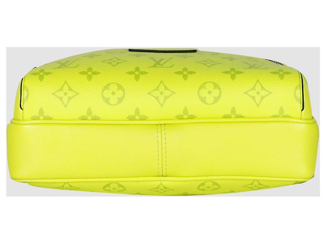 Louis Vuitton Borsa Messenger Crossbody Monogram Outdoor - vista 4