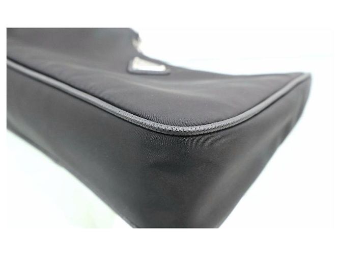 Prada Borsa a tracolla Hobo Re-Edition in nylon nera - vista 10
