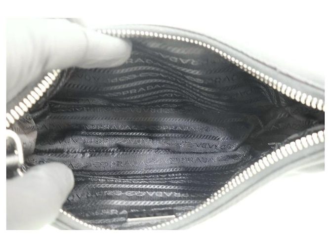 Prada Borsa a tracolla Hobo Re-Edition in nylon nera - vista 12