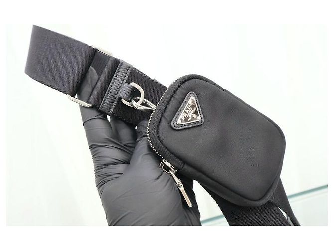 Prada Borsa a tracolla Hobo Re-Edition in nylon nera - vista 13