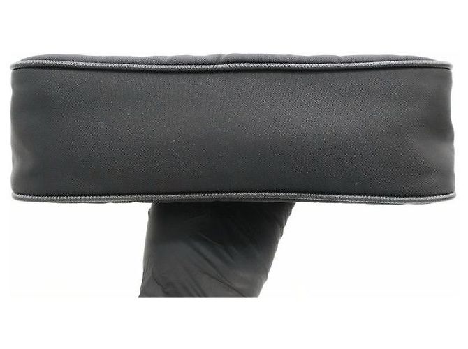 Prada Borsa a tracolla Hobo Re-Edition in nylon nera - vista 6