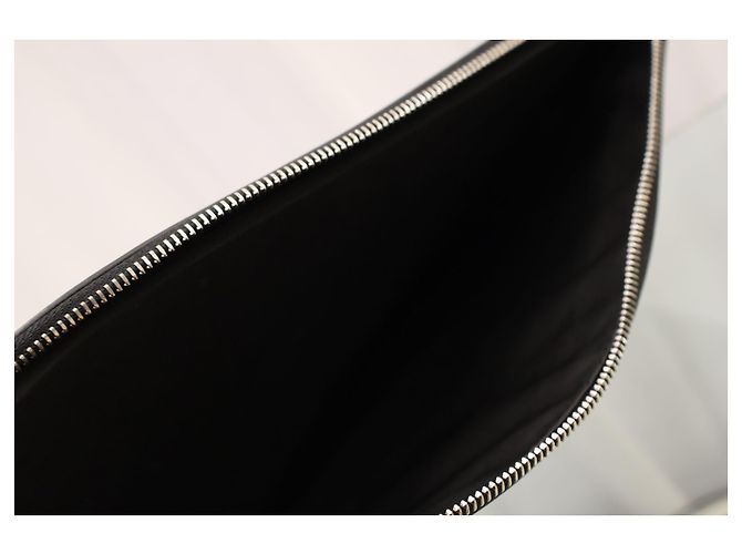 Louis Vuitton Discovery Pouch GM Clutch - vista 8