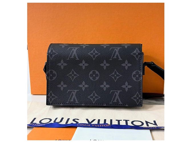 Louis Vuitton Sac bandoulière Wearable Wallet Monogram Eclipse - vue 3