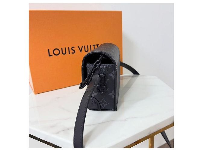 Louis Vuitton Sac bandoulière Wearable Wallet Monogram Eclipse - vue 7