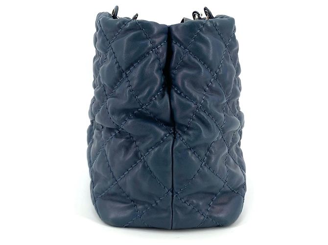 Chanel Bolsa de Ombro Prateada com Matelassê Bubble - vista 11