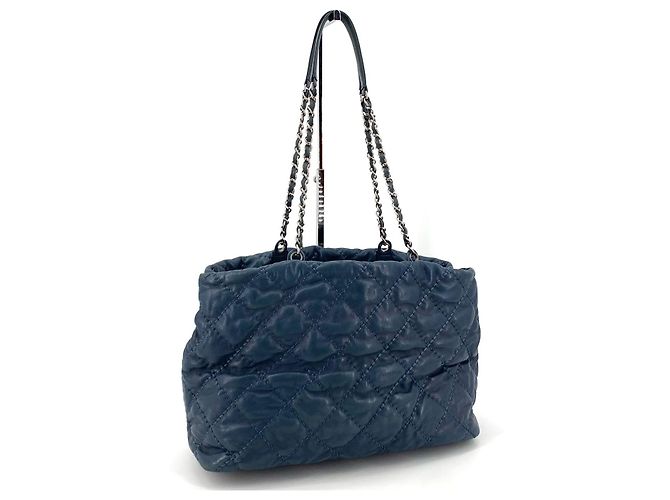 Chanel Bolsa de Ombro Prateada com Matelassê Bubble - vista 3