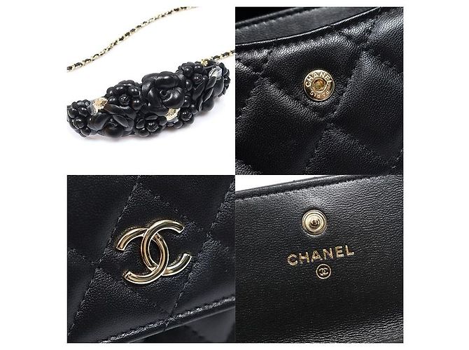 Chanel Mini Portafoglio a Tracolla con Catena Camelia in Pelle d'Agnello Nera (Model - vista 7