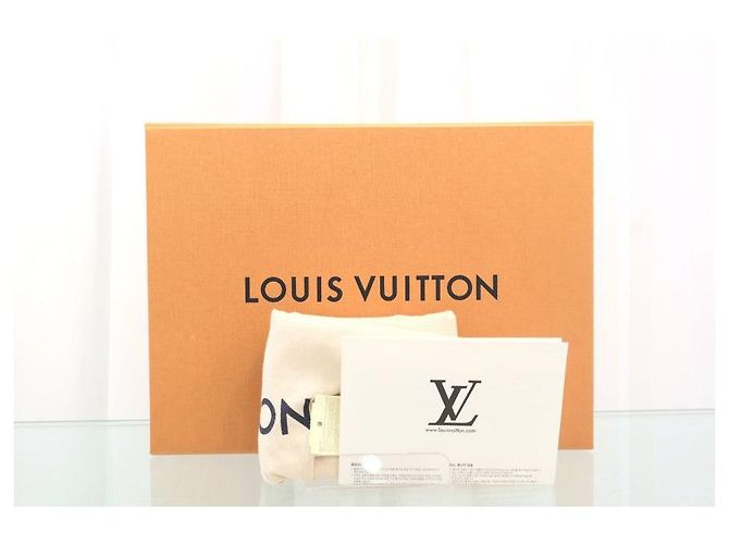 Louis Vuitton Shadow Leather Monogram Baseball Cap - Ansicht 7