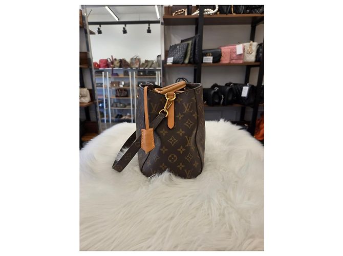Louis Vuitton Montagne MM Monogram Condition - vista 3
