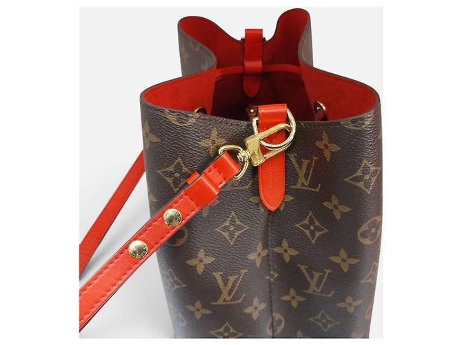 Louis Vuitton Borsa a tracolla NeoNoé MM Bucket Bag - vista 8
