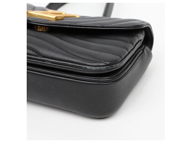 Louis Vuitton Bolsa New Wave PM com Corrente Preta - vista 10