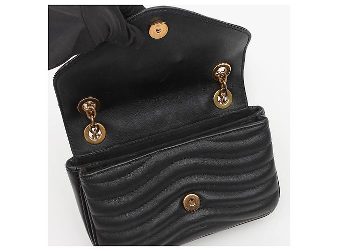 Louis Vuitton Bolsa New Wave PM com Corrente Preta - vista 12
