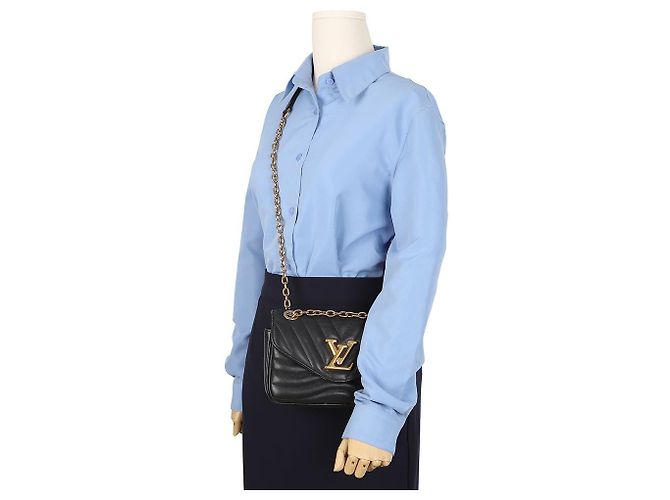 Louis Vuitton Bolsa New Wave PM com Corrente Preta - vista 15