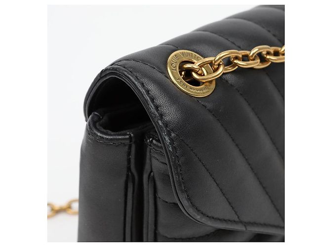 Louis Vuitton Bolsa New Wave PM com Corrente Preta - vista 3
