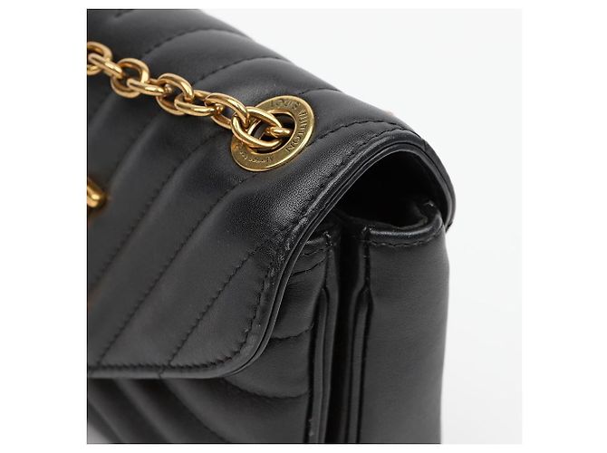 Louis Vuitton Bolsa New Wave PM com Corrente Preta - vista 4