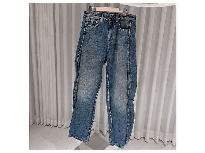 Louis Vuitton Rainbow Denim Shorts mit Monogramm - Ansicht 2