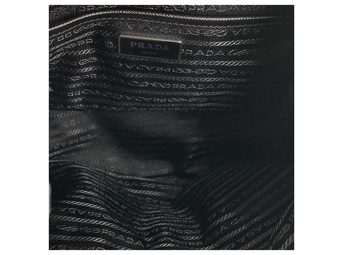 Prada Re-Nylon Rucksack mit Dreiecks-Logo Schwarz - Ansicht 14