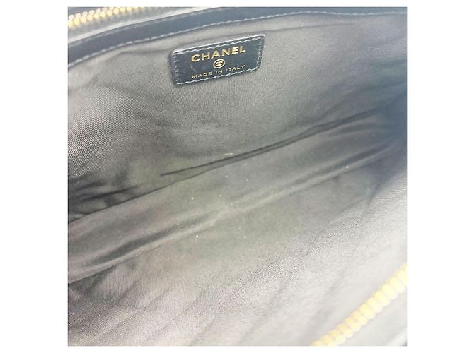 Chanel Clutch in PVC e Tweed Nero (Model - vista 8