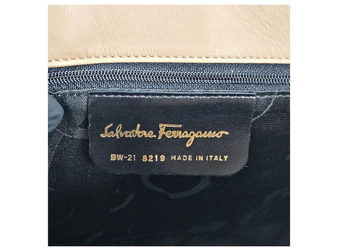 Salvatore Ferragamo Bolsa de ombro com aba bege - vista 13
