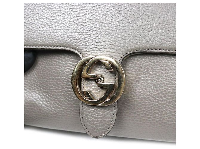 Gucci Graue Schultertasche mit Tragegriff und ineinandergreifenden Details - Ansicht 11