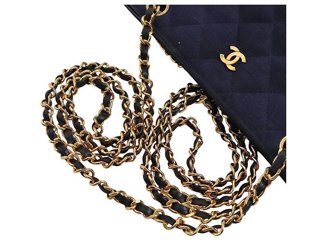 Chanel Borsa a tracolla trapuntata in tessuto blu navy con catena - vista 9