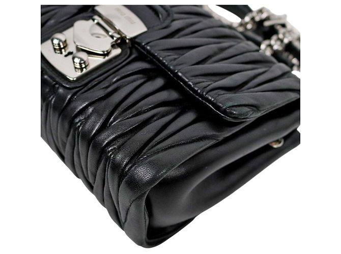 Miu Miu Borsa a tracolla matelassé nera con catena - vista 5