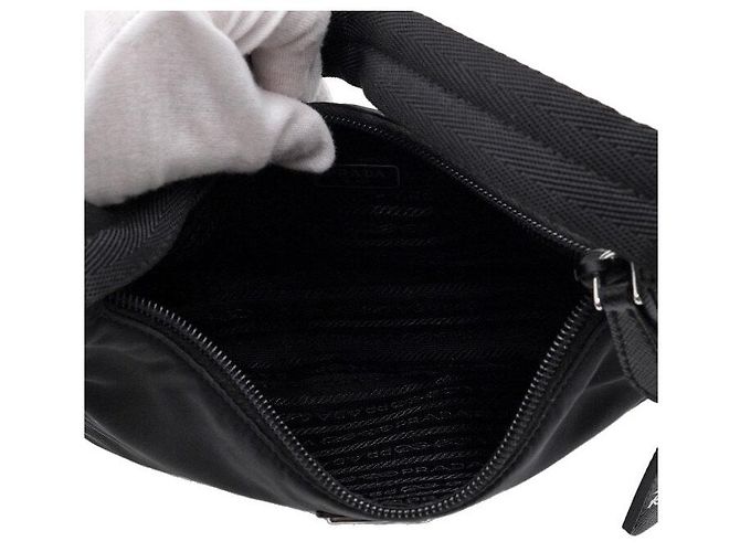 Prada Borsa Hobo e Borsa a Tracolla Re-Edition in Nylon - vista 5