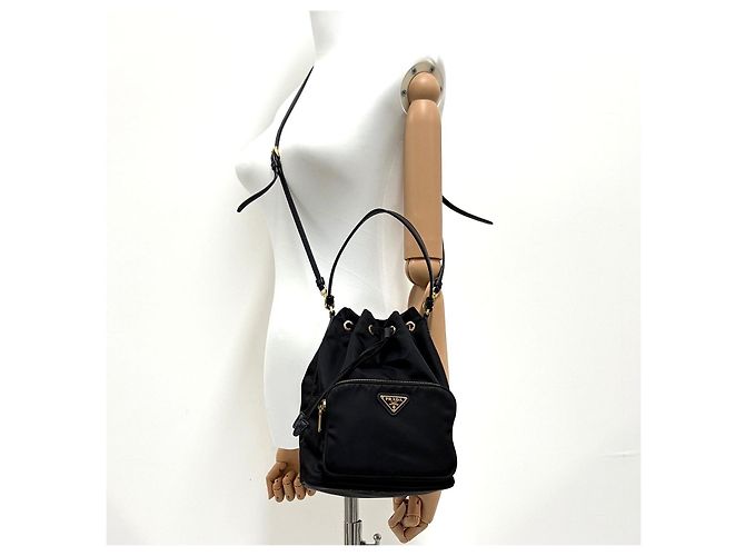 Prada Nylon Triangle Logo Duet Bucket Bag Schwarz - Ansicht 3