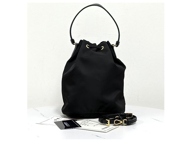 Prada Nylon Triangle Logo Duet Bucket Bag Schwarz - Ansicht 5