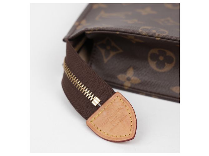 Louis Vuitton Pouch Toiletry Monogram Canvas - vista 12