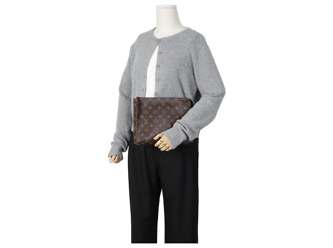 Louis Vuitton Pouch Toiletry Monogram Canvas - vista 16