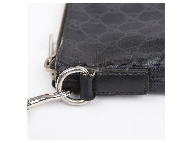 Gucci Clutch Bag GG Supreme Canvas Web Strap Black - vista 4