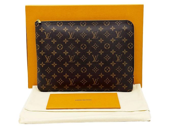 Louis Vuitton Clutch Monogram Canvas Etui Voyage MM - vista 3