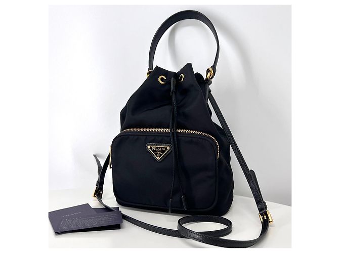 Prada Borsa bucket a tracolla in Re-Nylon con logo triangolare Nero - vista 2