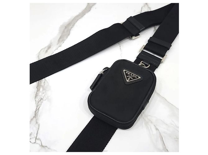 Prada Borsa a tracolla pouch in nylon con logo triangolare - vista 5