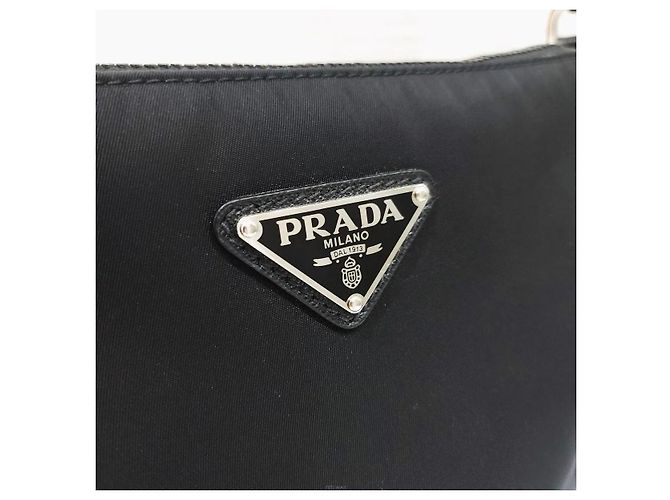 Prada Borsa a tracolla pouch in nylon con logo triangolare - vista 6