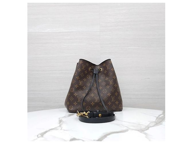 Néonoé Louis Vuitton Monogram NeoNoe MM Black - view 9