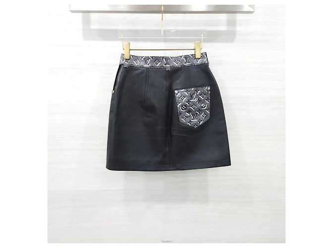 Louis Vuitton Monogram Shadow Rock aus Lammleder - Ansicht 2