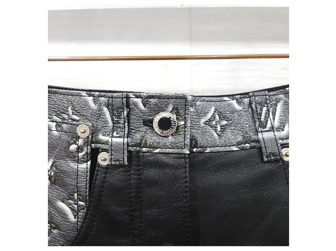 Louis Vuitton Monogram Shadow Rock aus Lammleder - Ansicht 4