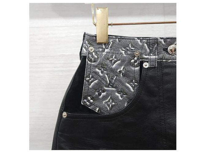 Louis Vuitton Monogram Shadow Rock aus Lammleder - Ansicht 5