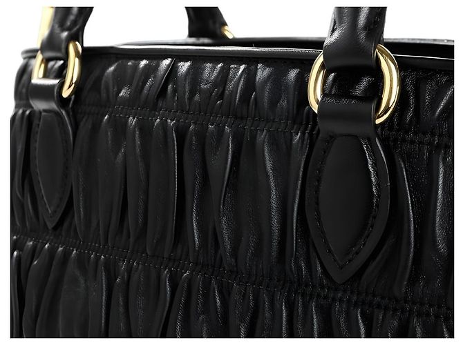 Prada Borsa a spalla Tote in Napa Gauffre - vista 10