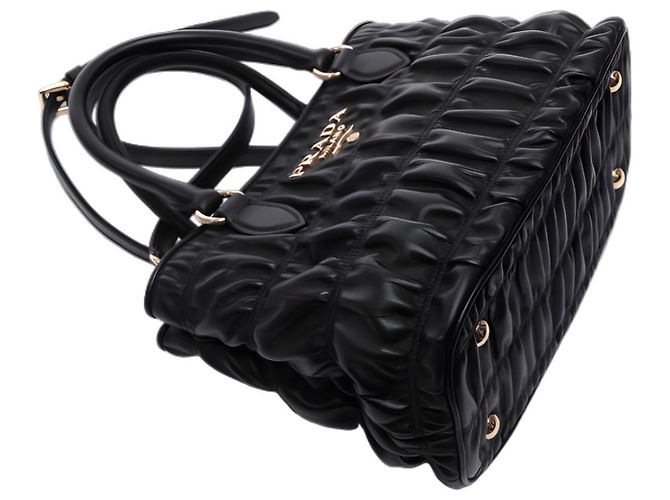 Prada Borsa a spalla Tote in Napa Gauffre - vista 7
