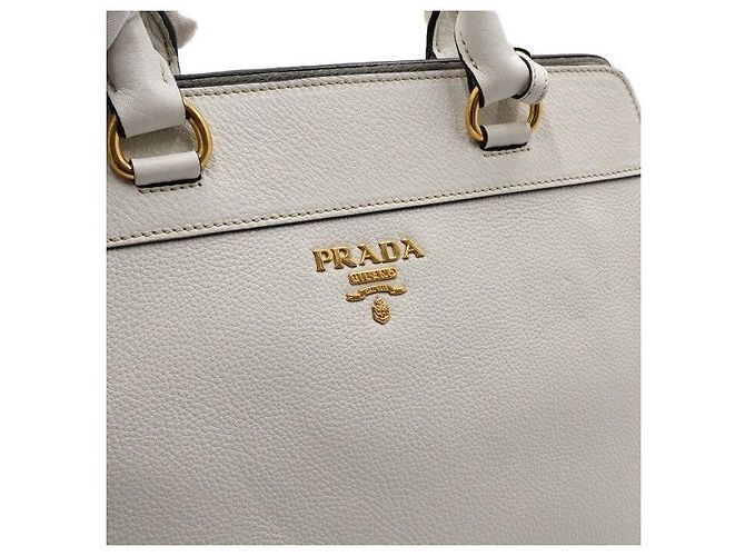 Prada Weiße Vitello Phoenix Tote Bag mit goldenem Logo - Ansicht 12