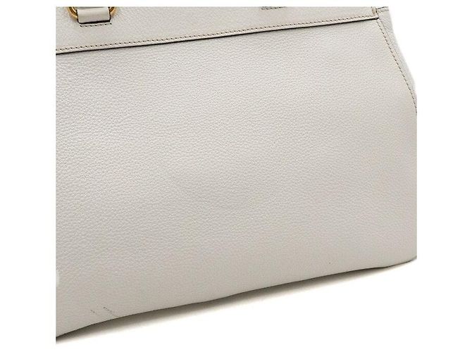 Prada Weiße Vitello Phoenix Tote Bag mit goldenem Logo - Ansicht 13