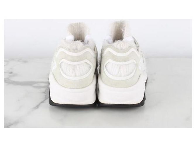 Chanel Strick-Sneaker mit CC-Logo und Fell - Ansicht 3